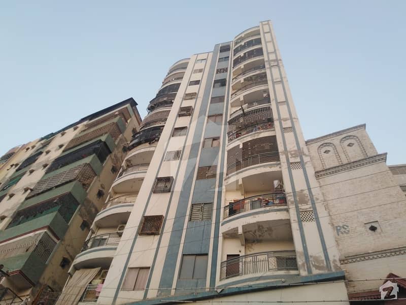 1400 Square Feet Flat For Sale