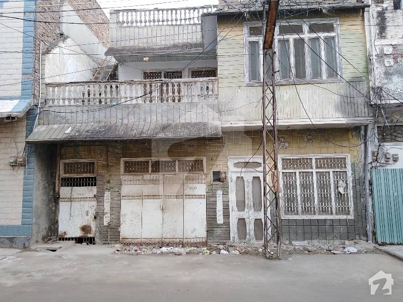 Old House Is Available For Sale In Block Y