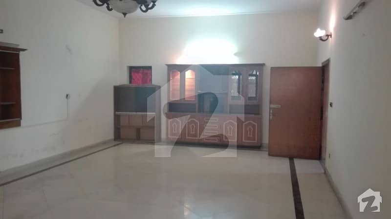 1 kanal lower Portion for rent RS 42Thousand