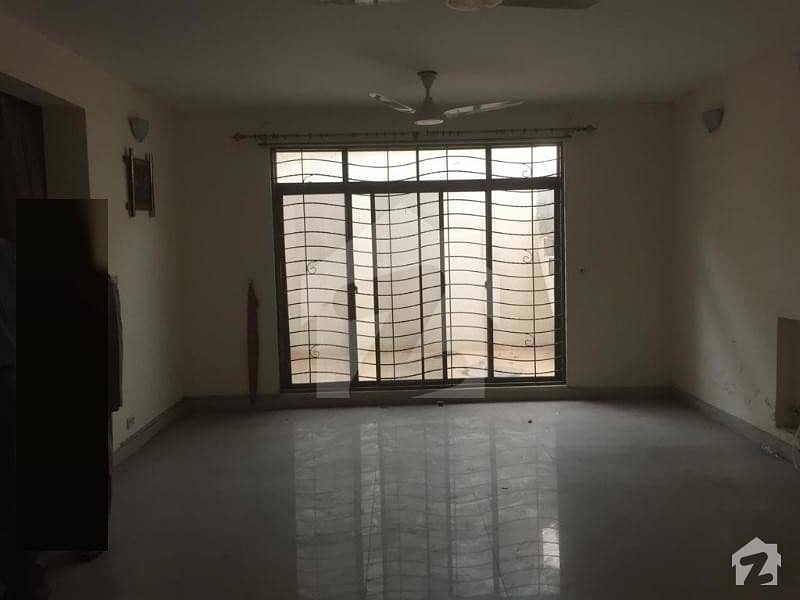 10 Marla 3 Bed Luxury Upper Portion Available For Rent In Askari 10 Sector C