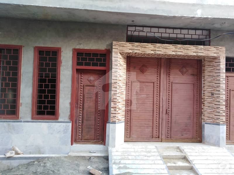ڈلا زیک روڈ پشاور میں 7 کمروں کا 4 مرلہ مکان 55 لاکھ میں برائے فروخت۔