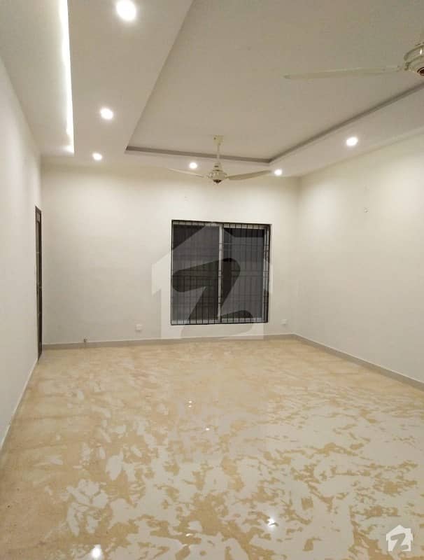 1Kanal Facing Park Slightly Used Royal Place Out Class Single Story Bungalow For Rent In DHA Phase IV