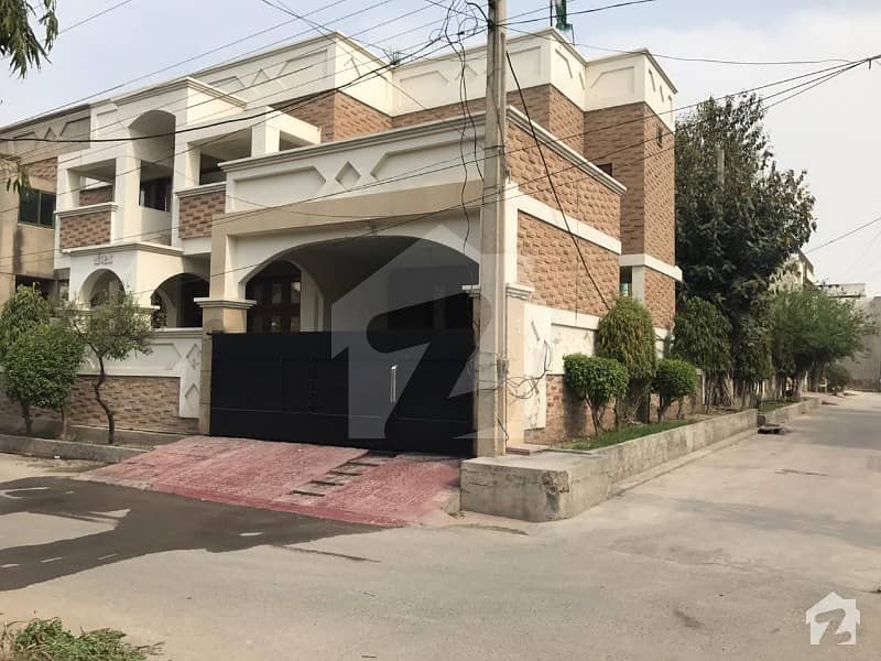 سعید کالونی فیصل آباد میں 4 کمروں کا 8 مرلہ مکان 2.25 کروڑ میں برائے فروخت۔
