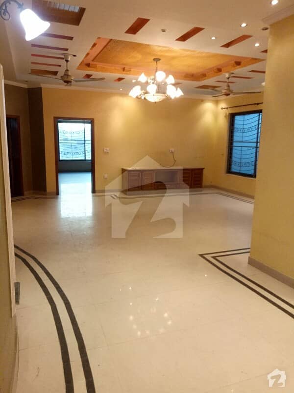 1 Kanal Upper Portion As Like New Available For Rent At Very Prime Location