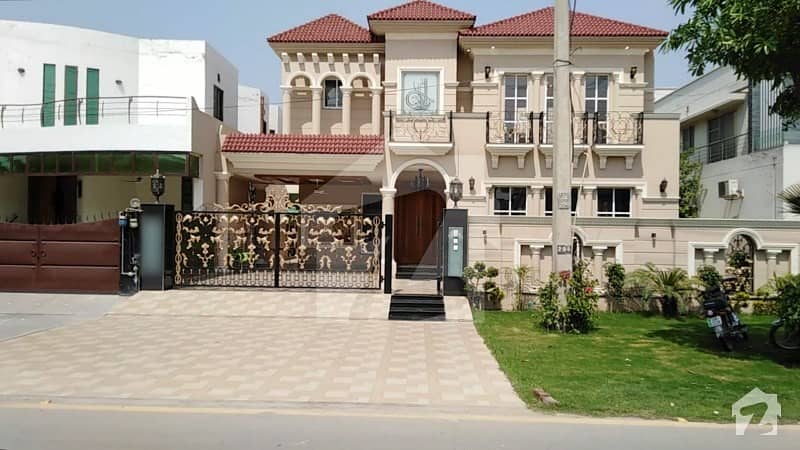 ای ایم ای سوسائٹی ۔ بلاک ڈی ای ایم ای سوسائٹی لاہور میں 5 کمروں کا 1 کنال مکان 5.9 کروڑ میں برائے فروخت۔