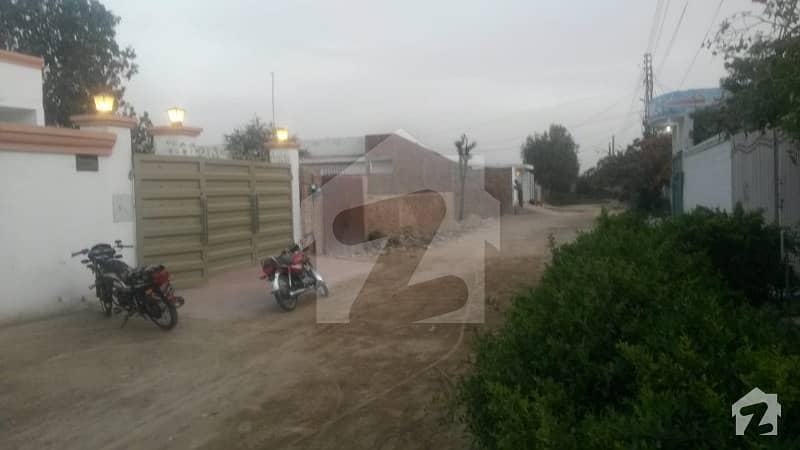 گلشنِ اقبال رحیم یار خان میں 4 کمروں کا 1 کنال مکان 1.7 کروڑ میں برائے فروخت۔