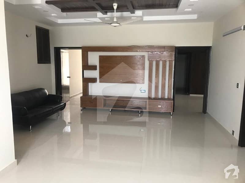 1 Kanal Facing Sector Park Lower Lock Upper Portion For Rent