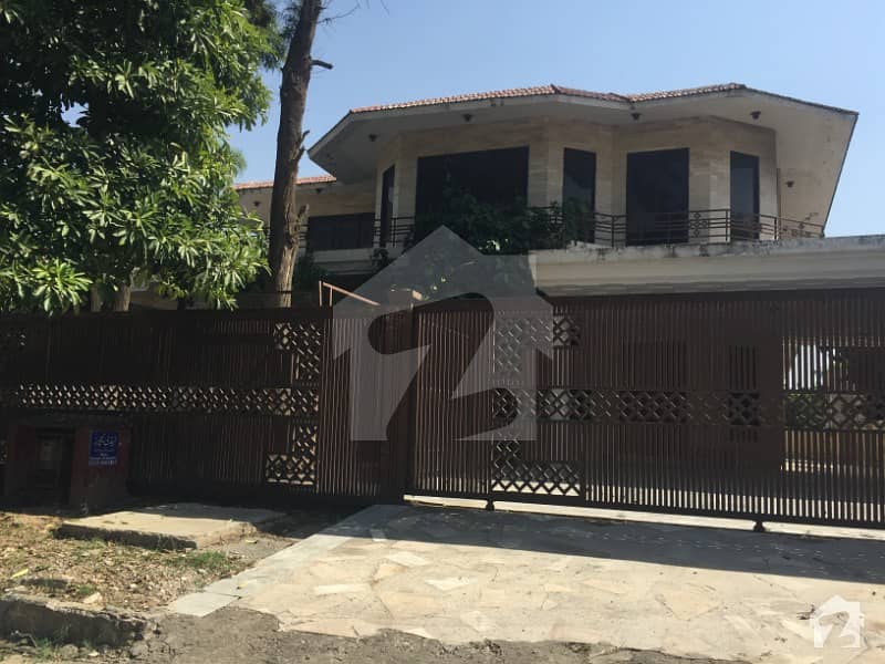 F-11 Old Triple Storey House Is Available On Nice Location For Sale With Basement