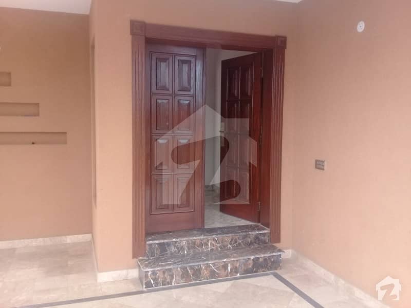 Dha Phase 8 10 Marla Upper Portion For Rent