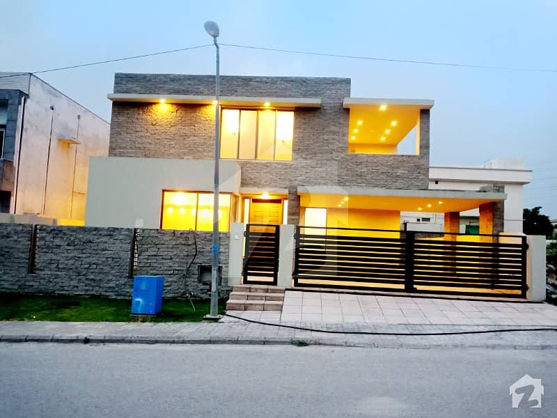 Elegantly Designed New 1 Kanal House Elegantly Designed New 1 Kanal House