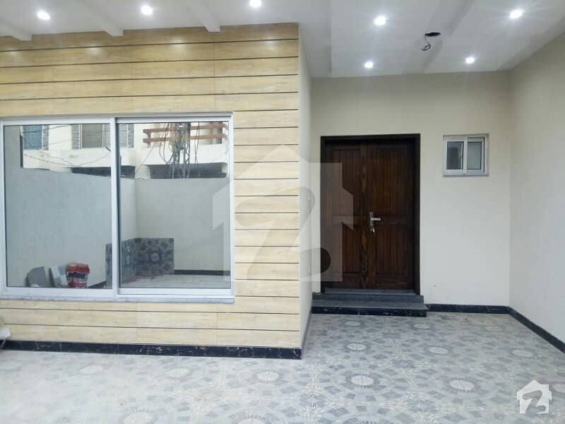 خدا بخش کالونی کینٹ لاہور میں 3 کمروں کا 7 مرلہ مکان 1.45 کروڑ میں برائے فروخت۔