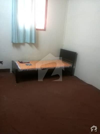 i-8 Furnished room available for rent for female