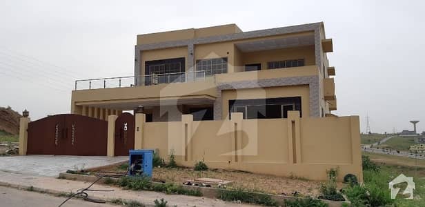 1 Kanal House With Basement For Sale 1 Kanal House With Basement For Sale
