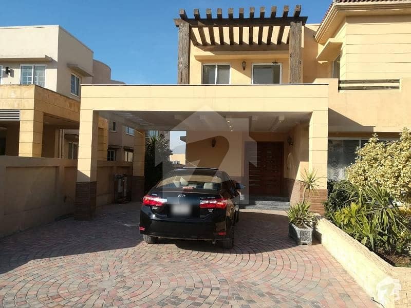 1.25 Kanal House Available For Sale