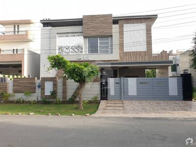 1 Kanal Near Park Market Main Boulevard Solid Construction Luxury House Very Hot Location 1 Kanal Near Park Market Main Boulevard Solid Construction Luxury House Very Hot Location