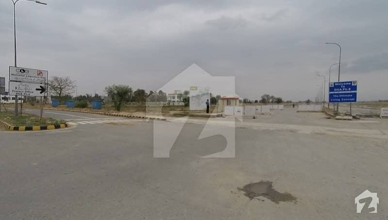 1 Kanal Plot Is Available For Sale Near To Park