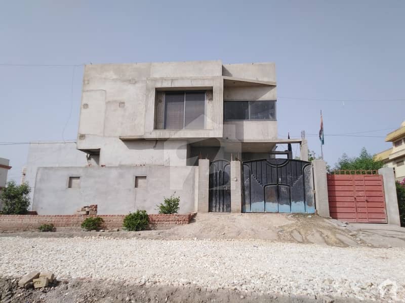 300 Sq Yard Bungalow For Sale