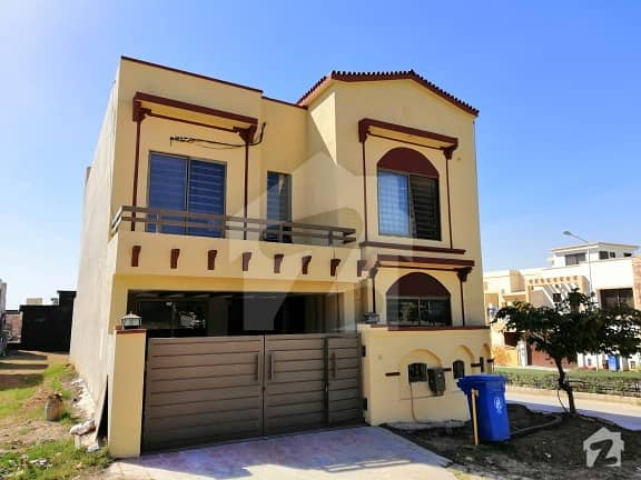 Abu Bakar Block House For Sale 9. 5 Marla Corner Boulevard
