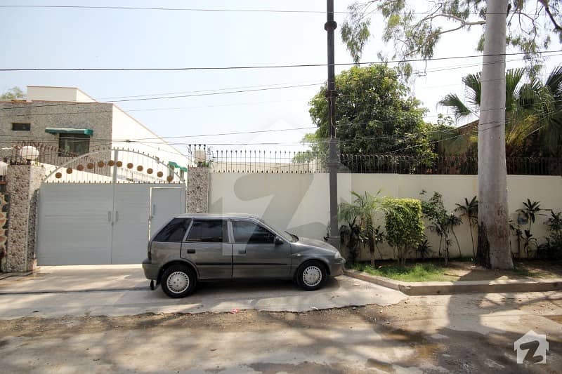 2 Kanal Well Maintained Bungalow Near MM Alam Road Gulberg Lahore