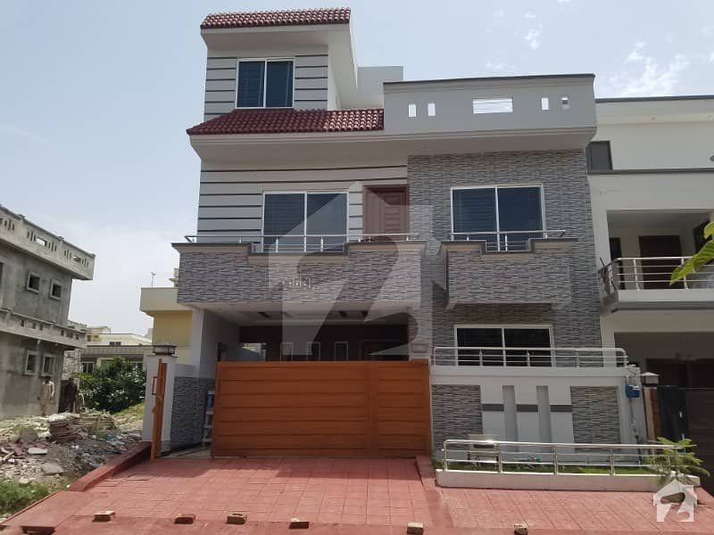 30x60 Brand New House For Sale