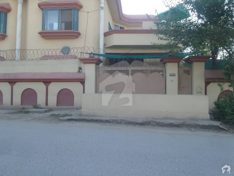 House Is Available For Sale In New Lalazar 1