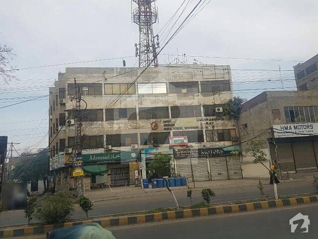عابد مارکیٹ لاہور میں 2 کمروں کا 4 مرلہ دفتر 62 لاکھ میں برائے فروخت۔