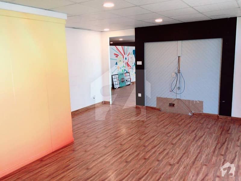 Brand New Full Office Floor On Main Bukhari Available For Rent