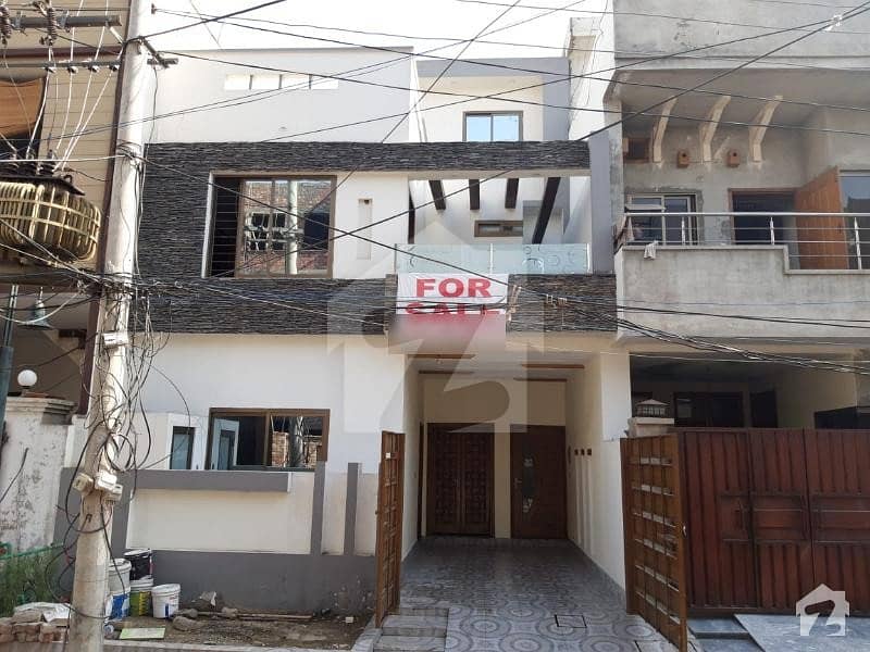 ہائی کورٹ سوسائٹی لاہور میں 4 کمروں کا 5 مرلہ مکان 1.3 کروڑ میں برائے فروخت۔