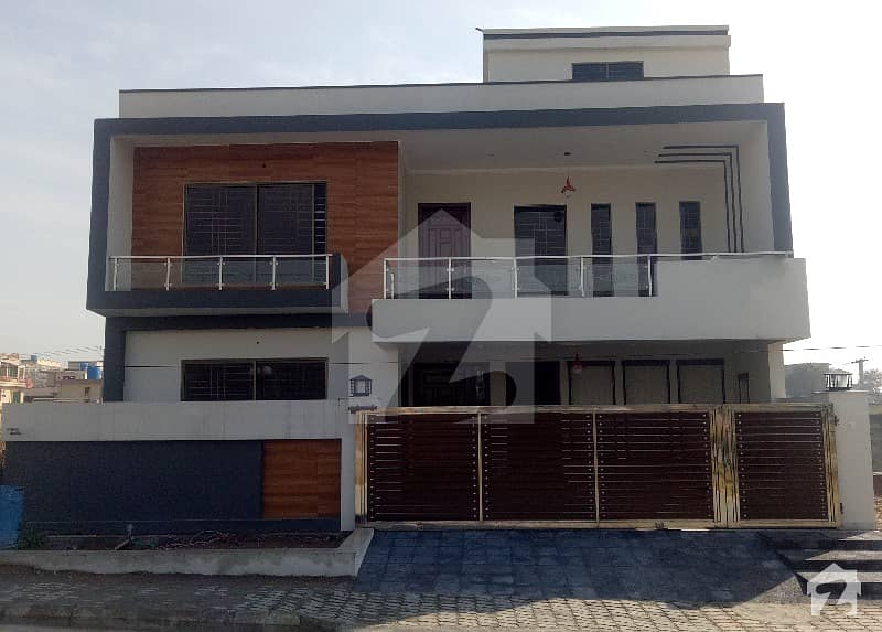 House For Sale In Media Town