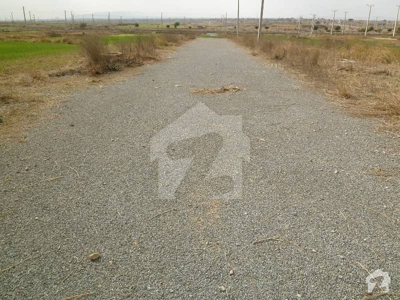 30x50 Commercial plot for sale in mumtaz city