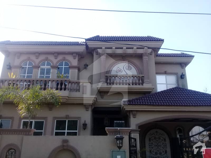 Dha Phase 8  1 Kanal Brand New Luxuery Bungalow For Sale