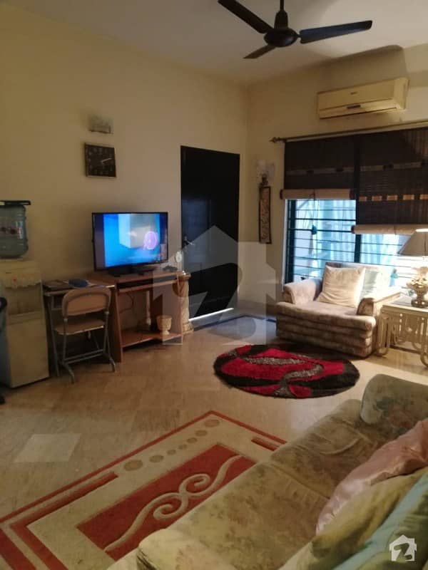 ایڈن ڈیفینس ویلاز ایڈن لاہور میں 3 کمروں کا 10 مرلہ مکان 60 ہزار میں کرایہ پر دستیاب ہے۔