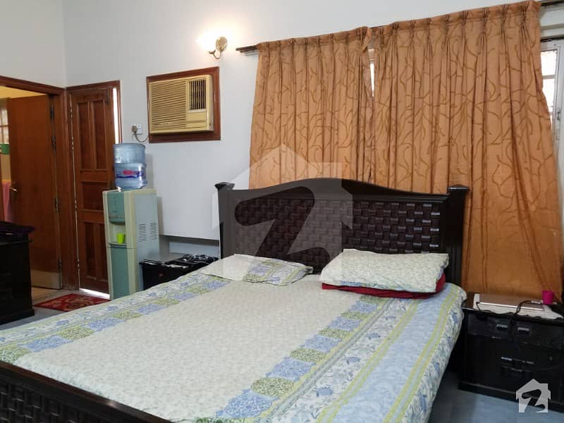 Furnished Room Dha Phase 2 R Block For Male Exactives Only