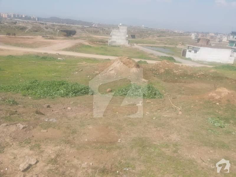 Corner Plot For Sale In I11/2 Back Open With Park Size 25x50 I11/2, I11, Islamabad ID16072615