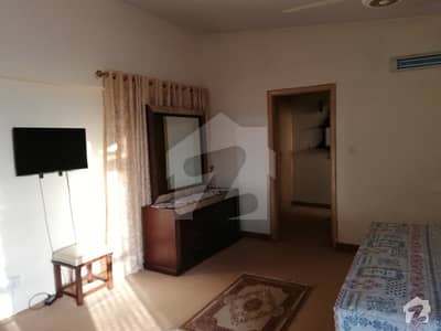 7 Marla Beautiful Location Solid Built House For Rent 7 Marla Beautiful Location Solid Built House For Rent