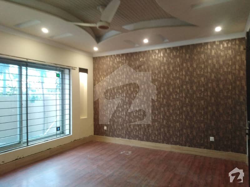 10 Marla Beautiful House For Rent In Bahria Town Lahore