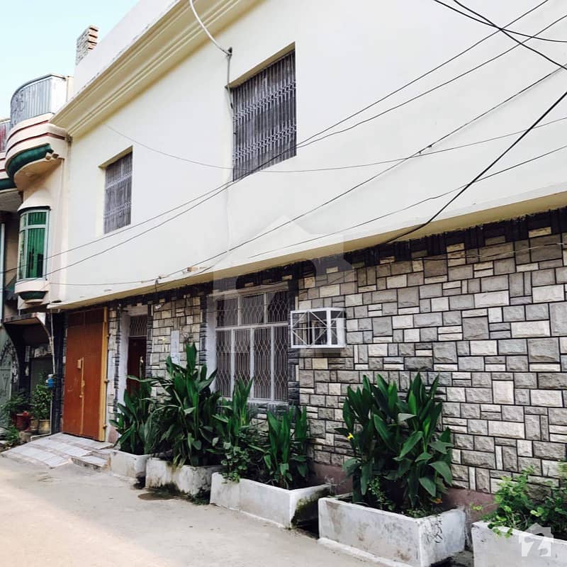 حسین آباد کالونی پشاور میں 9 کمروں کا 9 مرلہ مکان 3.2 کروڑ میں برائے فروخت۔