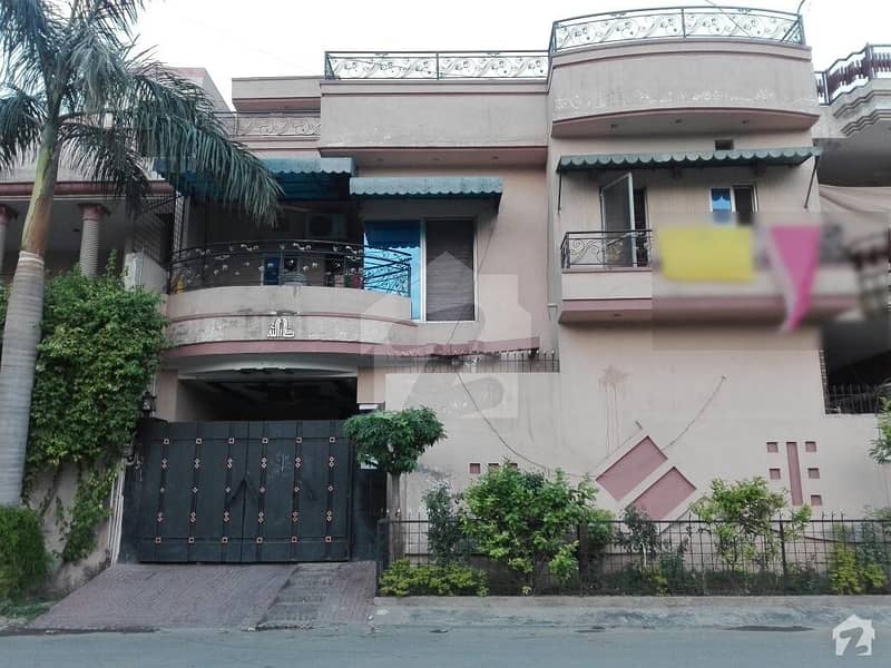 ضرار شہید روڈ کینٹ لاہور میں 3 کمروں کا 5 مرلہ مکان 1. 35 کروڑ میں برائے فروخت۔