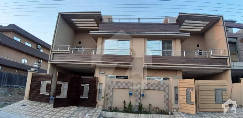 10 Marla Brand New House For Sale Near Park Market And Main Road