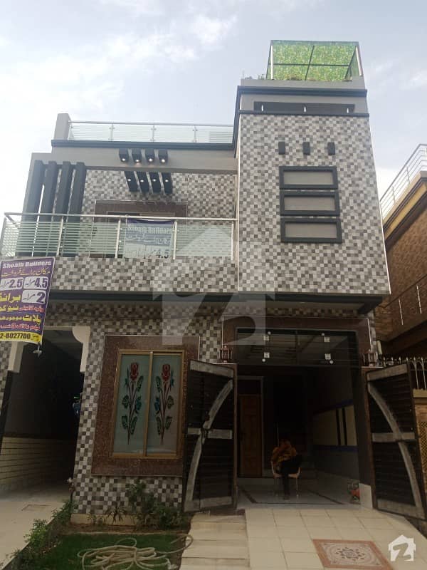 4.5 Marla Triple Storey New House For Sale