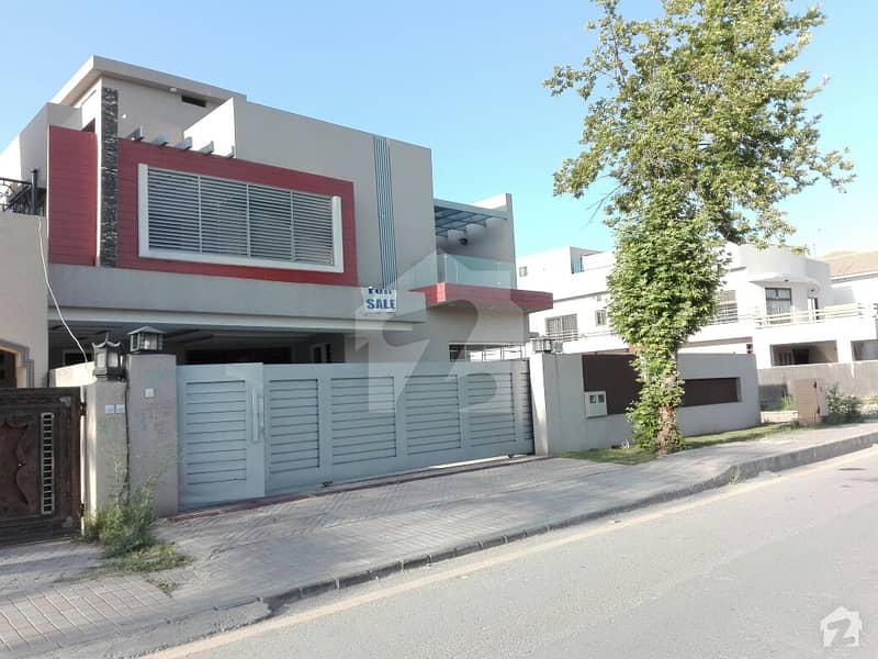 بحریہ ٹاؤن فیز 4 بحریہ ٹاؤن راولپنڈی راولپنڈی میں 5 کمروں کا 1 کنال مکان 4. 7 کروڑ میں برائے فروخت۔