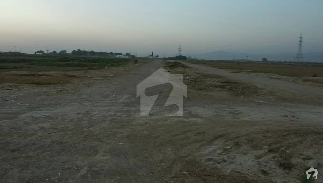I-12/4 Plot For Sale Size 30x60 Level Top Location