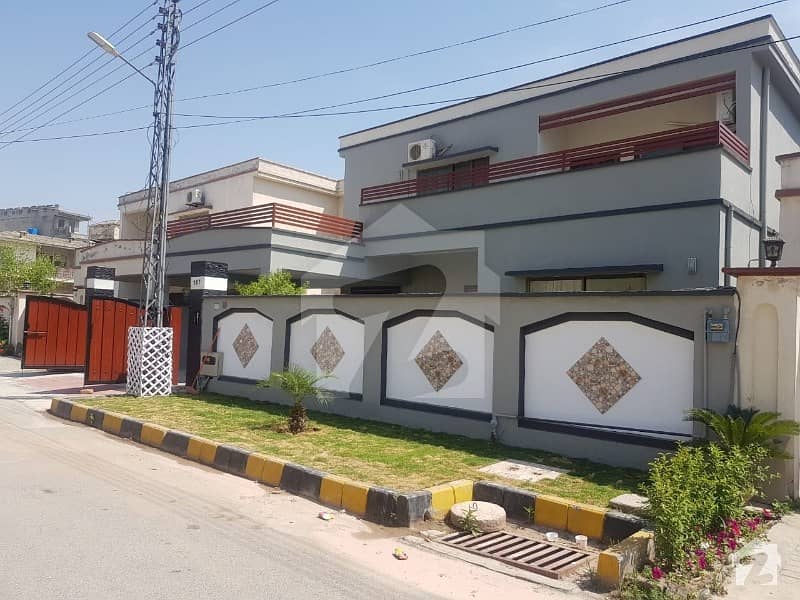 فیلکن کمپلیکس کینٹ راولپنڈی میں 5 کمروں کا 1 کنال مکان 6 کروڑ میں برائے فروخت۔