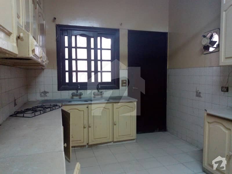 250 Yard Residential Bungalow For Rent In Clifton Block 5 Clifton