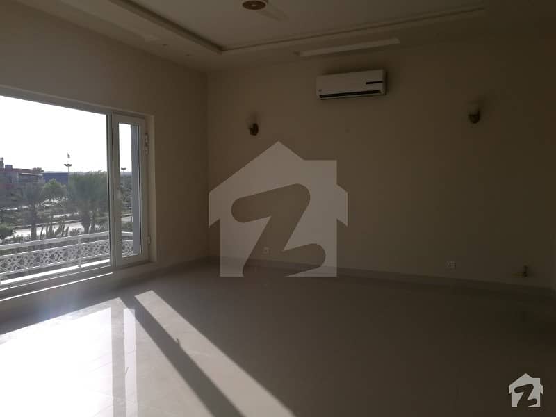 Corner Kanal Extra Land Park Face House Available For Sale