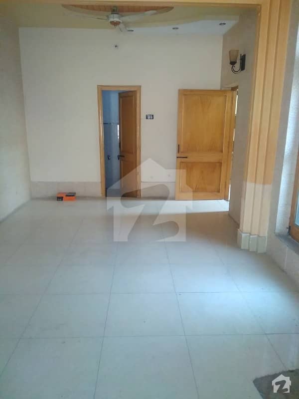 Officers Colony No 2 Madina Town Lower Portion For Rent