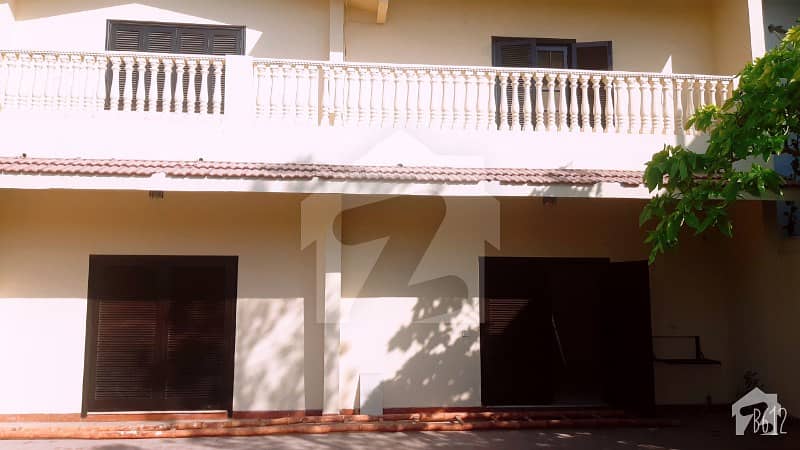 Owner Built Modern Corner House 550 Yards For Rent Ideal For Garden Lovers