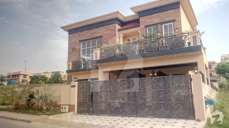 High Quality Fully  Furnished 1 Kanal Newly Construct Lavish Designer Bungalow For Sale