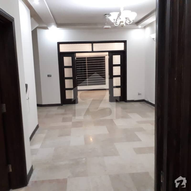 10 Marla House Available For Rent In Bahria Town Phase 3