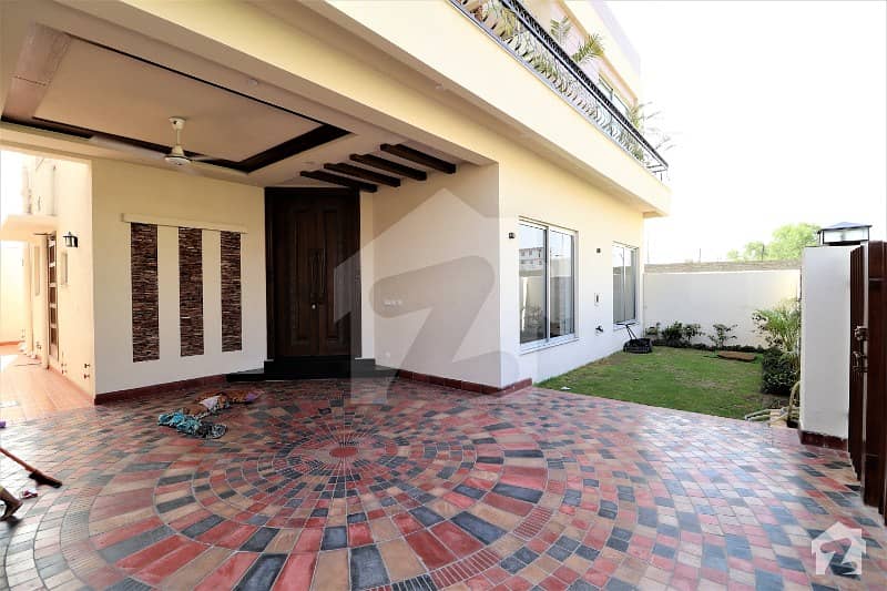 4 Bed Corner Facing Park 10 Marla House For Rent In Dha  Lahore